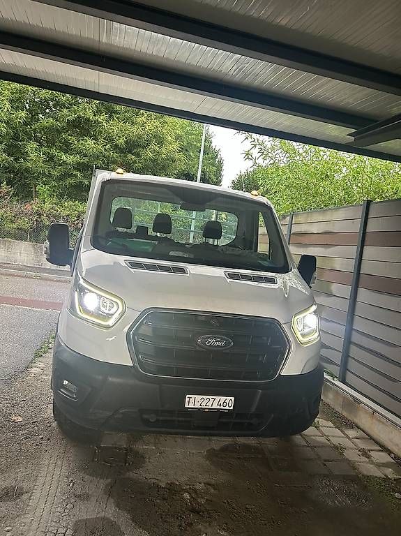Véhicules utilitaires: Ford Transit cassone ribaltabile  – D'occasion à Cugnasco par ile_5jb9