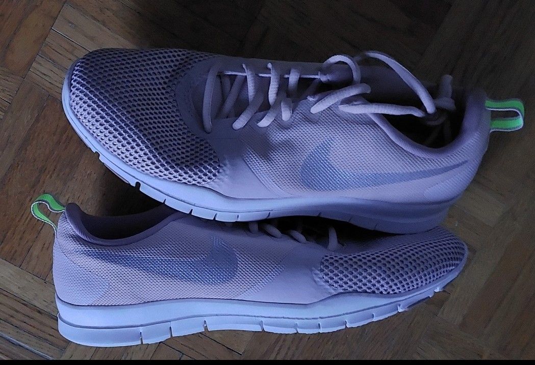 Nike Chaussures femmes: Nike-Turnschuhe – Neuf (Voir description) à Wislikofen par Ana.Gomes 2