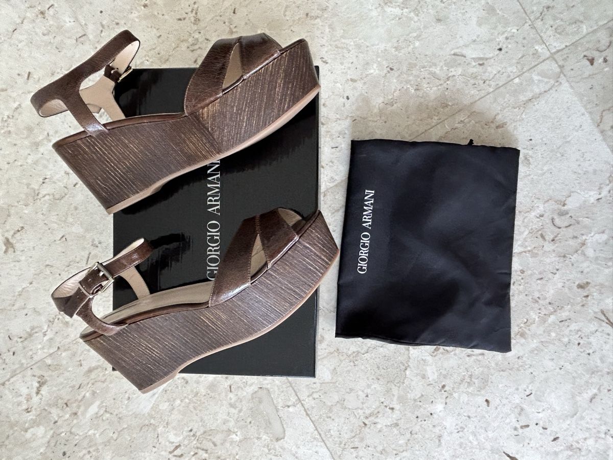 Armani Damenschuhe: Sandali Armani numero 40 NEW – Neu und originalverpackt aus Locarno von Matic04 1