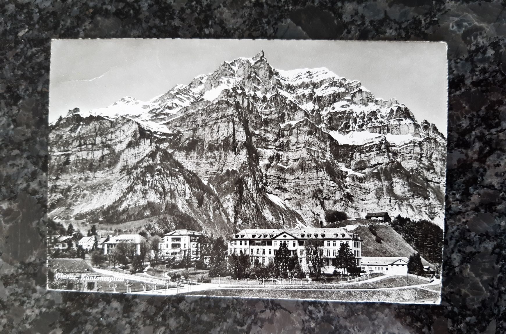 Cartoline postali: Alte Ansichtskarte Glarus Kantonspital mit Glärnisch – Nuovo (secondo la descrizione) da Zollikofen venduto da Holidaymaker