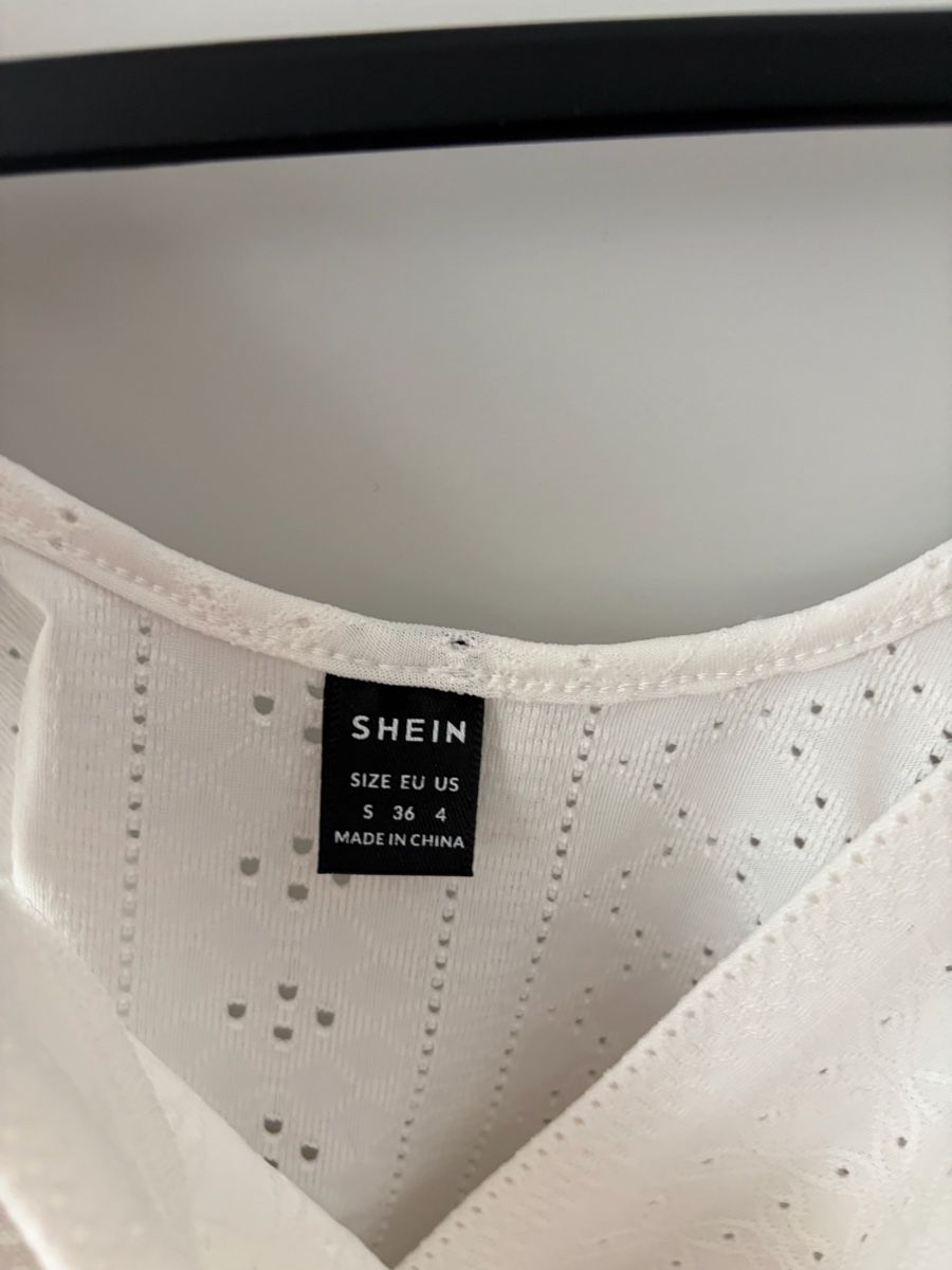 Shein Top: Haut Shein blanc taille S excellent état – Nuovo (secondo la descrizione) da Martigny venduto da O96 1