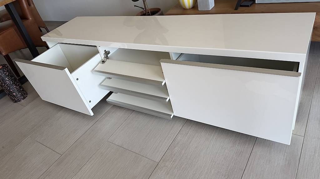 Ikea Meubles TV: Ikea Besta Burs Sideboard TV Board – D'occasion à Stäfa par oli_v9zs 1