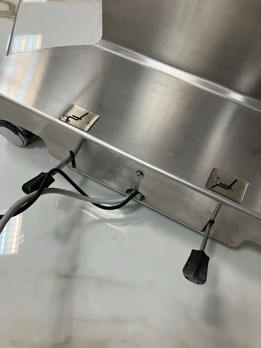 Poltrone: Pediküresessel elektrisch verstellbar – Usato da Uzwil venduto da Goran110285 1