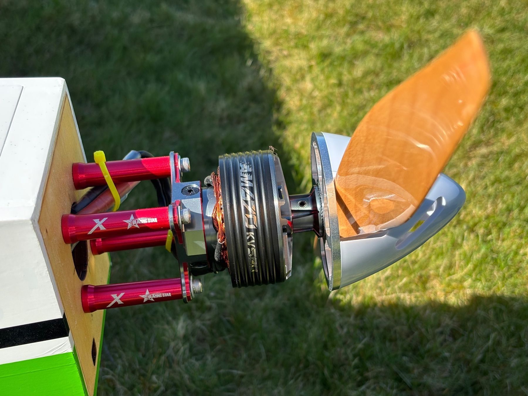 E-Flite Modellismo RC: Hangar 9 Ultra Stick 30cc Spw.2'060mm mit T-Motor AM670 – Usato da Neuenegg venduto da Puerror 4