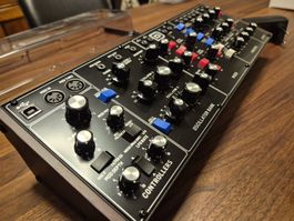Behringer Model D synthesizer like new & Decksaver