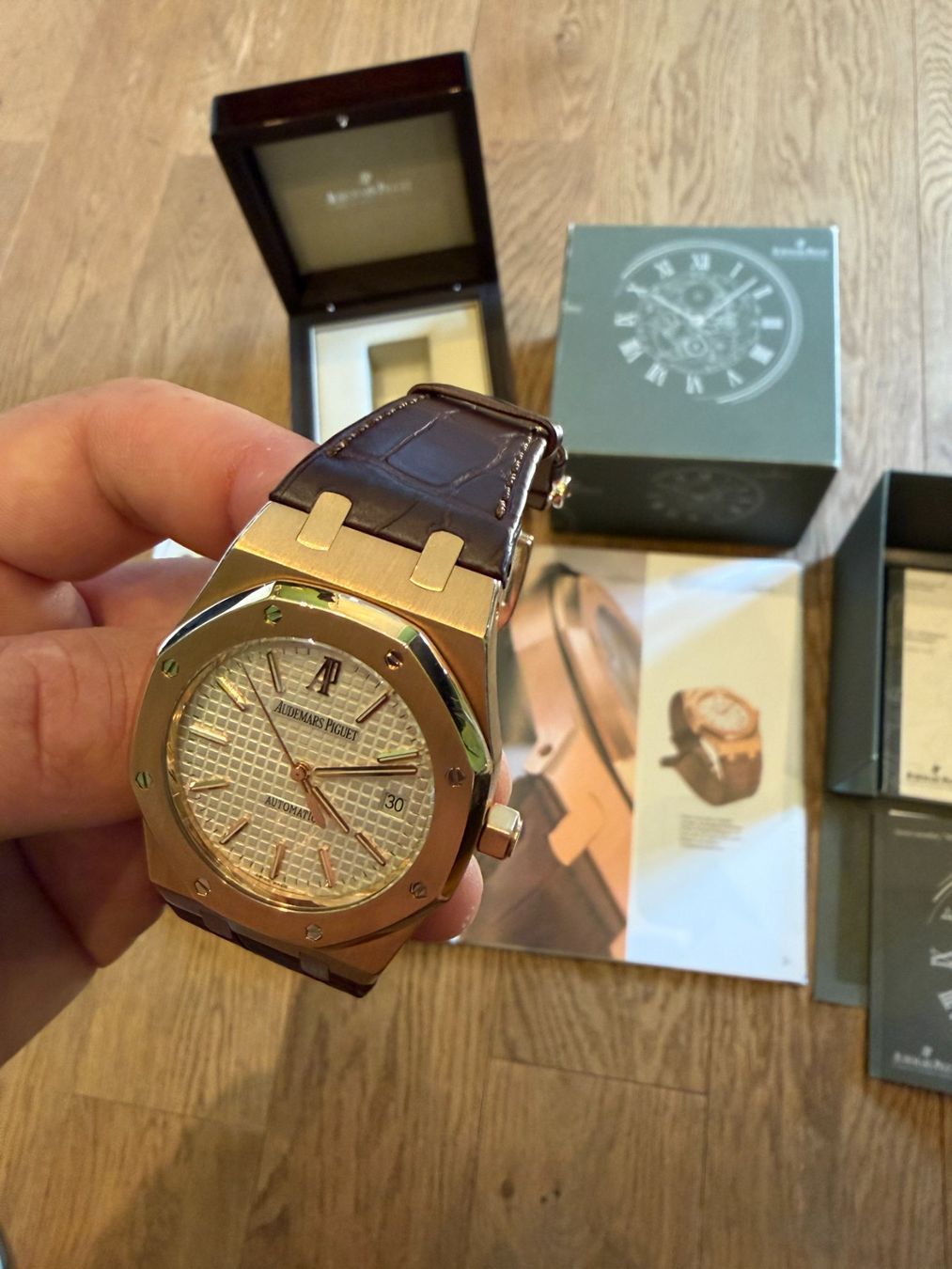 Audemars Piguet Orologi: Audemars Piguet Royal Oak 15300OR – Usato da Belp venduto da SUI_Montana 4