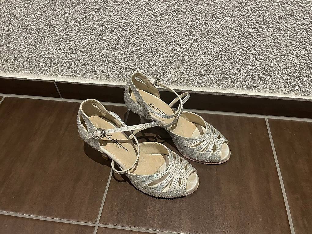 Damenschuhe: Schuhe Hochzeitsschuhe Brautschuhe – Gebraucht aus Sursee von pih_88 1