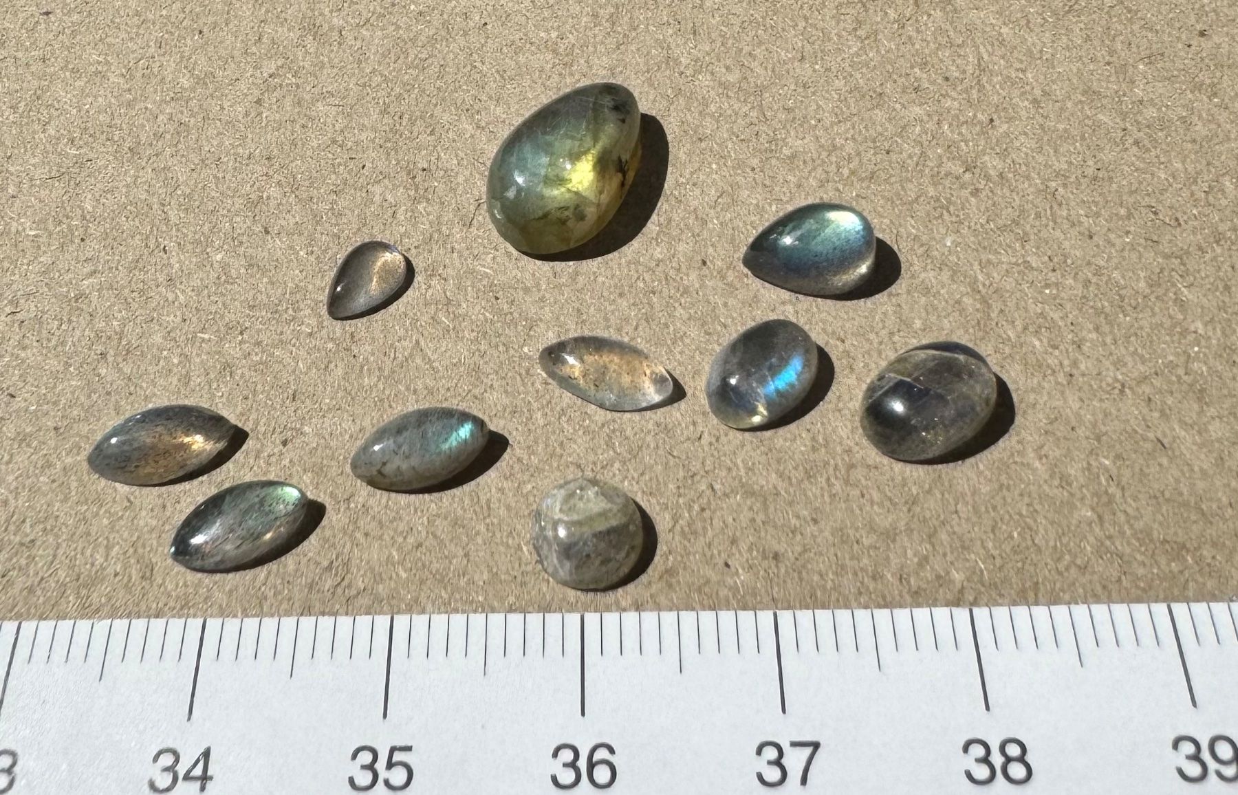 Pietre preziose: 10 Stk  Cabochons Labradorit echt gross    EXTRA viel  FEUER – Nuovo e nell'imballaggio originale da Leuggern venduto da gemshow 5
