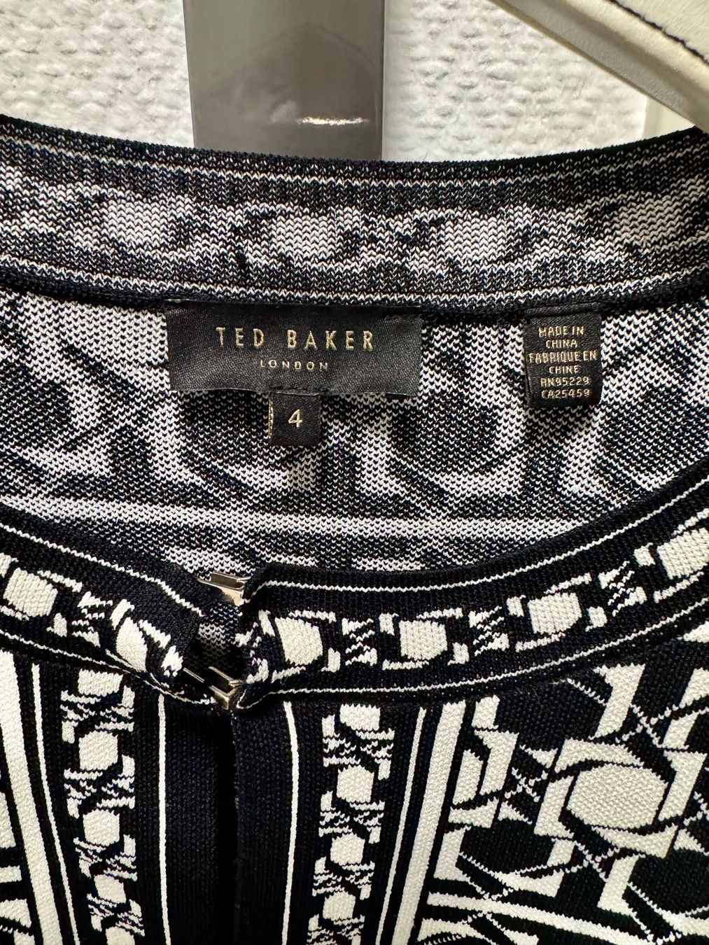 Ted Baker Giacche: Ted Baker Strickjacke Gr. 4 - Top Zustand! – Usato da Erlenbach ZH venduto da msa_x26y 1