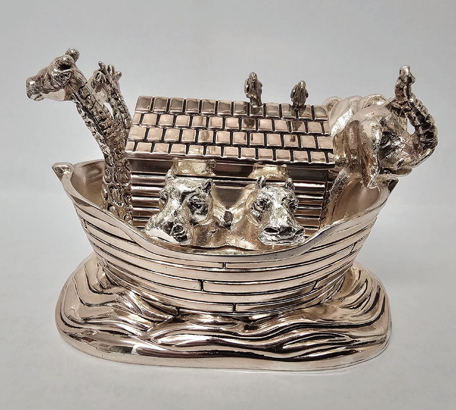 Sankyo Carillon: Silberfarbene Musikdose aus Metall, Arche Noah – Usato da Wangen b. Olten venduto da ErikaK06 1