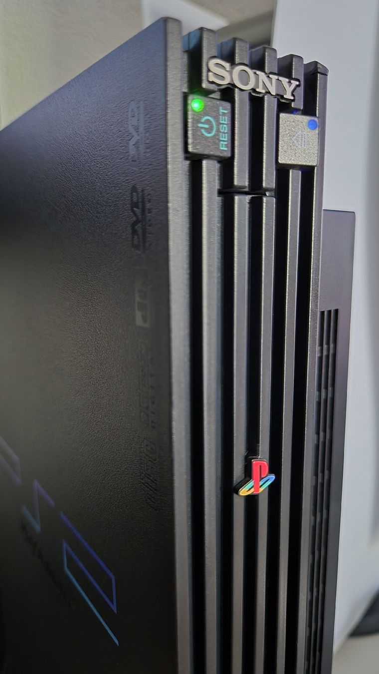 Sony Console: Sony PlayStation 2 + Original Sony Controller + 7 Spiele – Usato da Au SG venduto da KonsoleWerk 2
