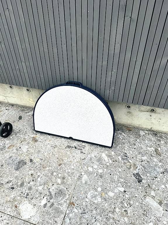 Tavoli: Klappbarer Campingtisch – Usato da Bichwil venduto da Thomb87 2