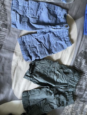 2 shorts garçon taille 92