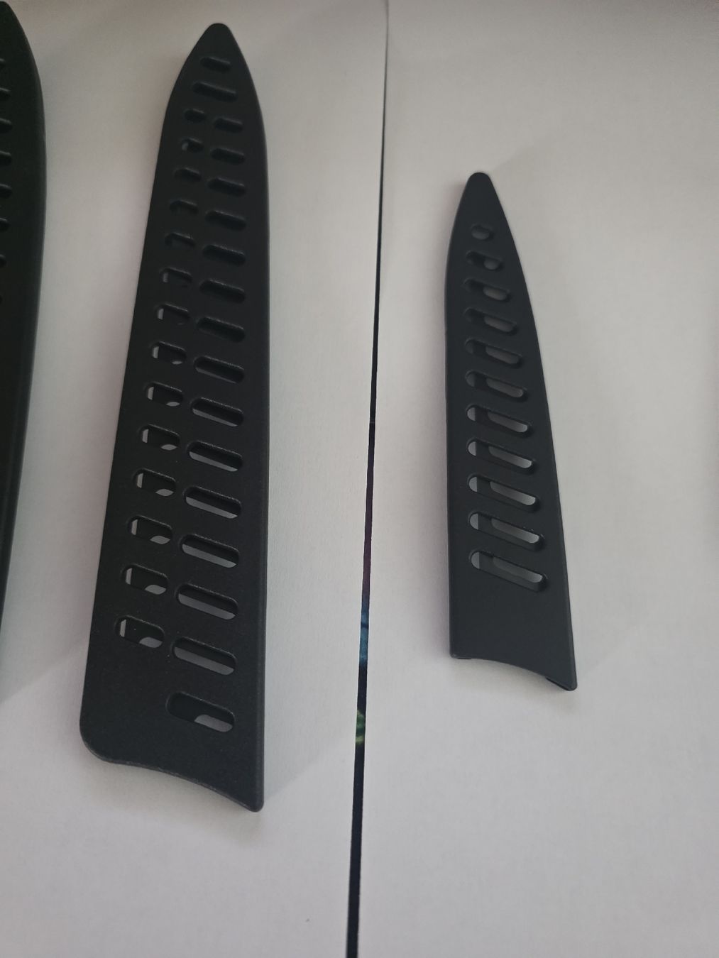 Messer: Messer-Set schwarze Griffe Klingen mit Luftlöchern – Neu (gemäss Beschreibung) aus Zürich von rene_2025 3
