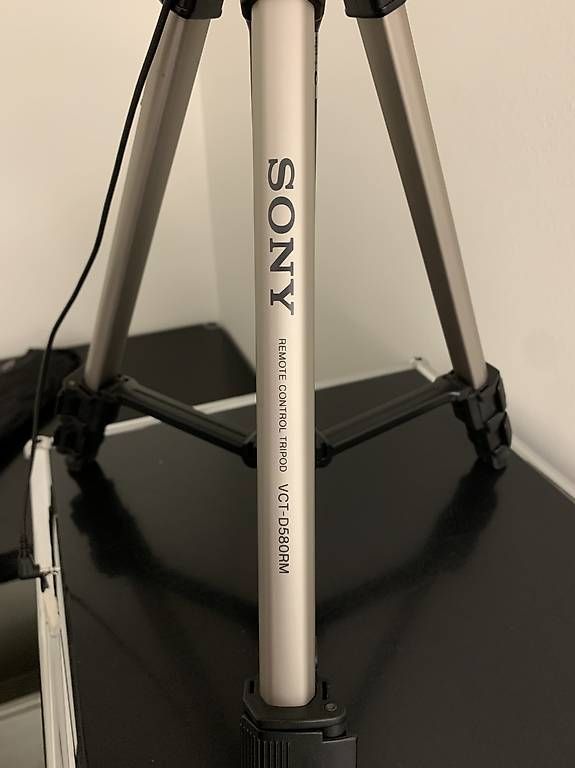 Stative & Köpfe: Stativ SONY REMOTE CONTROL TRIPOD VCT-D580RM – Gebraucht aus Bern von duschenhocker