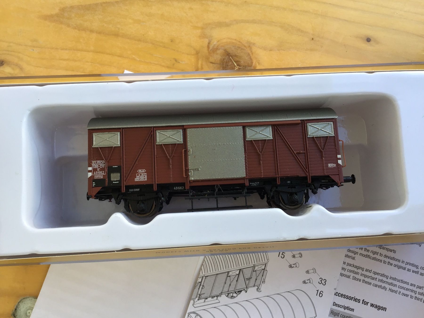 Brawa Modellini di ferrovie: Gedeckter Güterwagen K4 der SBB HO Brawa 50120 – Usato da Männedorf venduto da Modelle-aller-Art 1