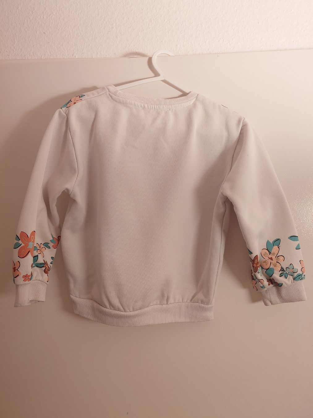 Maglioni & Felpe: Mädchen Pullover Blumen, Grösse 104 – Usato da Uster venduto da snowy_6 1