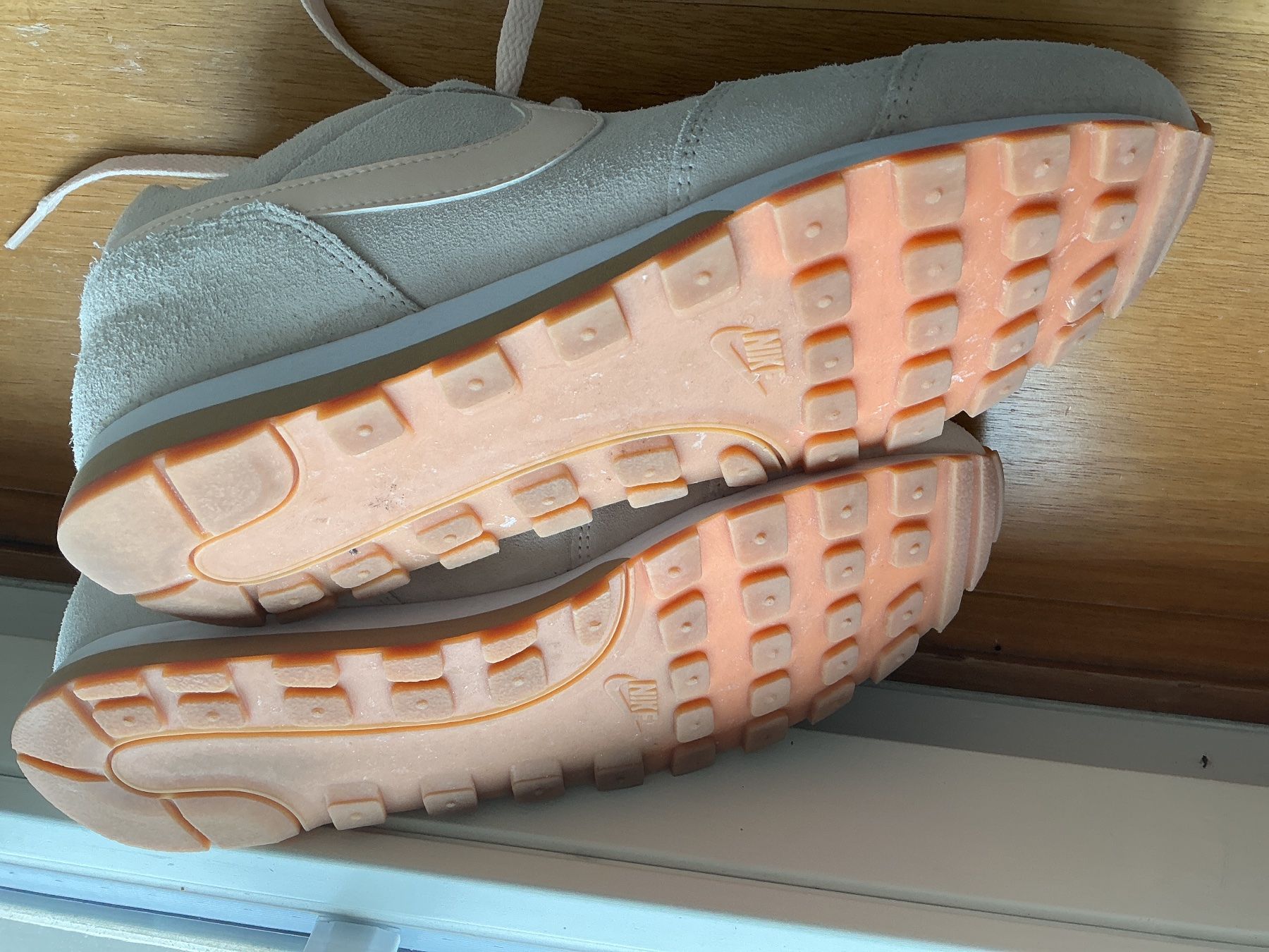 Chaussures femmes: Nike Sneakers Gr. 41 – D'occasion à Bischofszell par Emida 1