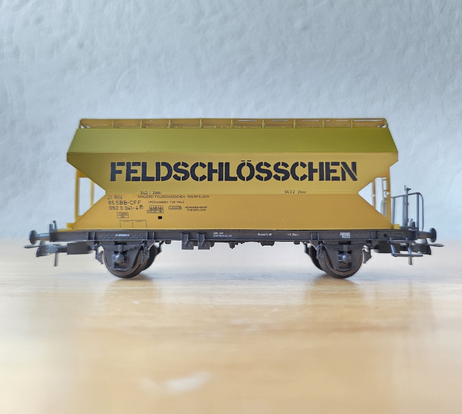 Roco Modellini di ferrovie: Feldschlösschen Güterwagen Roco 46392 H0 – Usato da Männedorf venduto da Modell-Spezialisten