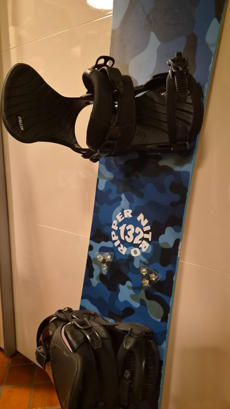 Snowboard Nitro Boards: Nitro Snowboard 132cm inkl. Bindung – D'occasion à Oberrieden par Raja011 1