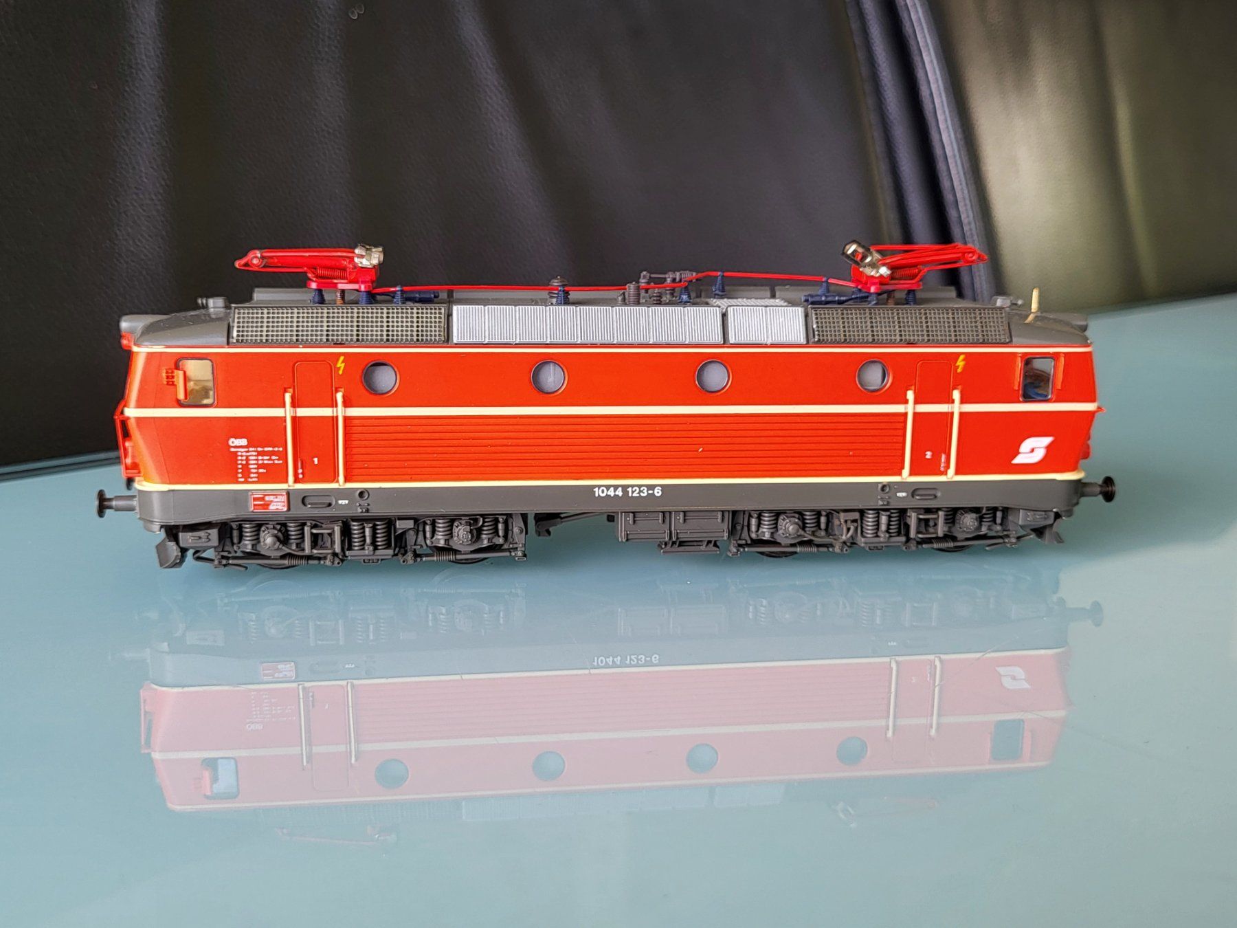 Roco Modellini di ferrovie: H0  ROCO  ÖBB  1044 123-6 – Usato da Oberburg venduto da sensetal 5