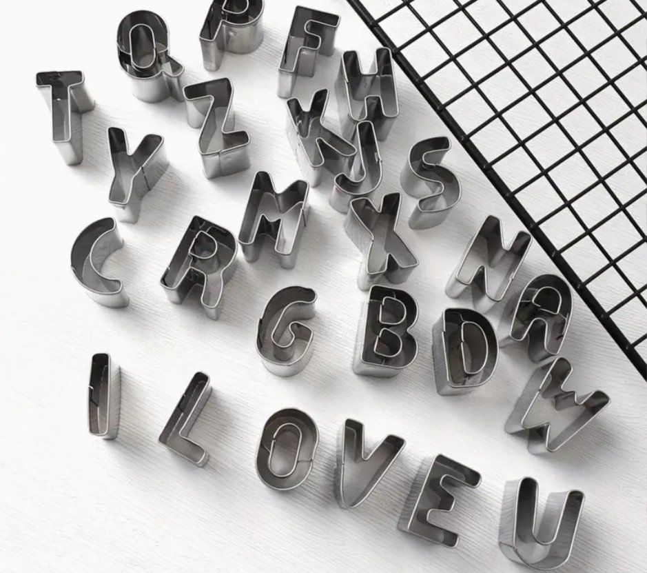 Teglie da forno: Guetzli Ausstecher Buchstaben, 26-teilig – Nuovo e nell'imballaggio originale da Dintikon venduto da Vexi 1