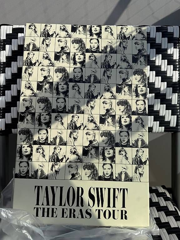 Schallplatten: Taylor Swift - VIP Box Eras Tour – Gebraucht aus La Tour-de-Peilz von AIbator