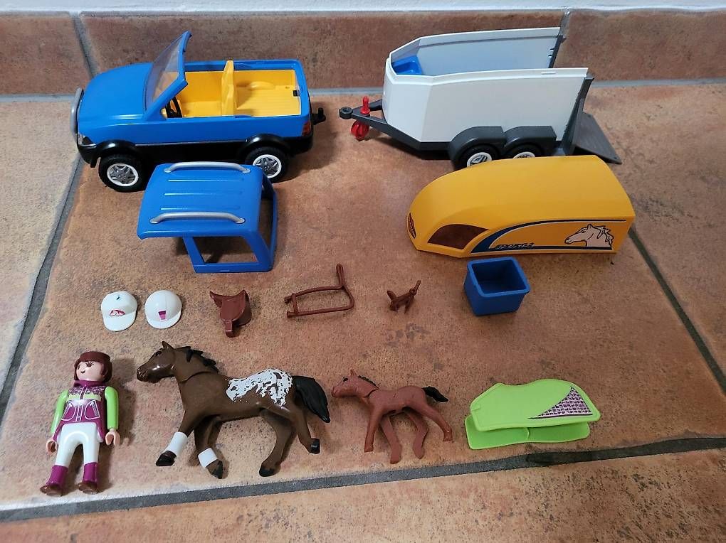 Playmobil Giocattoli: Playmobil PKW mit Pferdeanhänger – Usato da Haldenstein venduto da junu 3