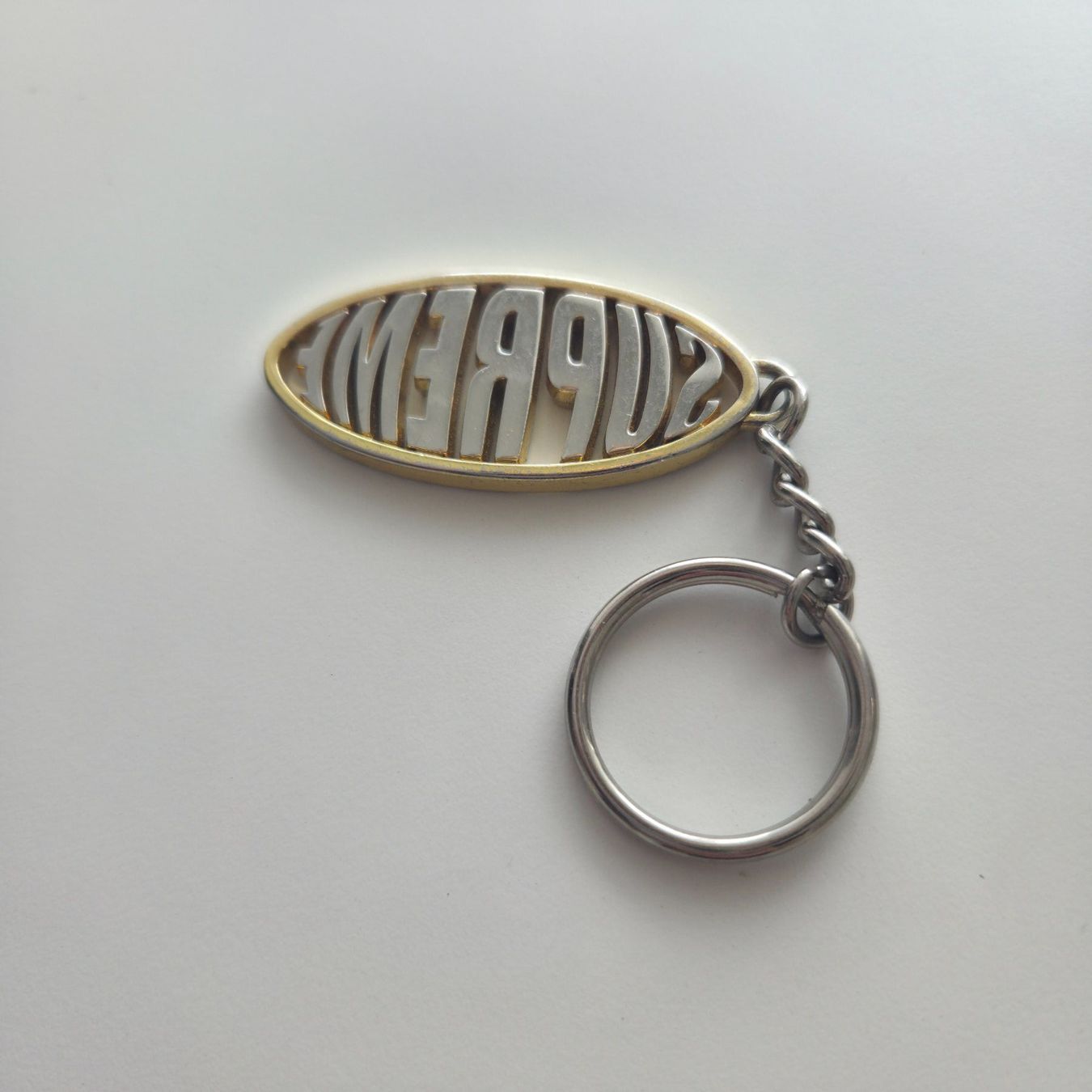 Portachiavi: Supreme Oval Logo Keychain S/S 2017 – Usato da Zürich venduto da Wickeddude 4