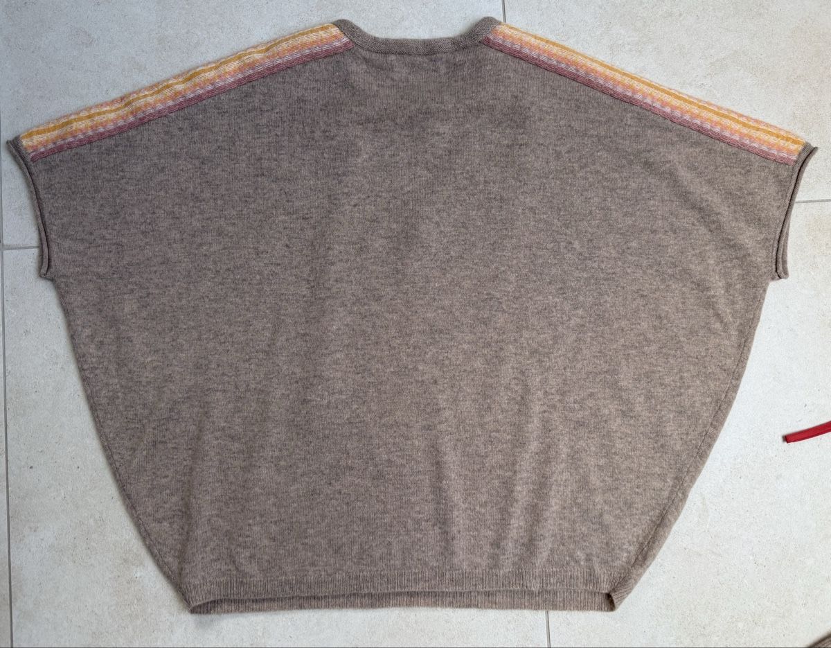 Repeat Lots de vêtements: REPEAT Luxury Kaschmir-Set- Pullover one size- Short Gr. 38 – Neuf (Voir description) à St-Sulpice VD par Nnie 4
