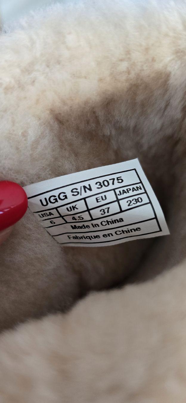 Ugg Scarpe da uomo: UGG Jeansstiefel Gr.37, neu, NP 200CHF – Nuovo (secondo la descrizione) da Baden venduto da Olie7 7