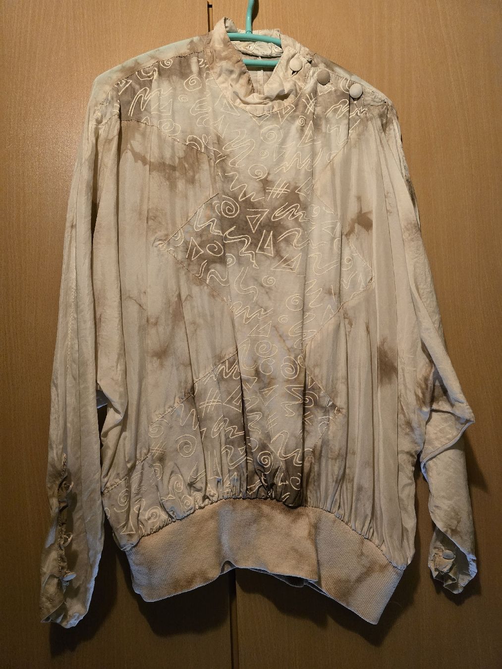 Tops: Blouse/pull en soie, L – D'occasion à La Neuveville par Diamise