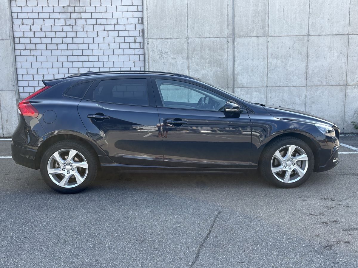 Volvo Autos: Volvo V40 CC T5 – D'occasion à Tann par handel68 2