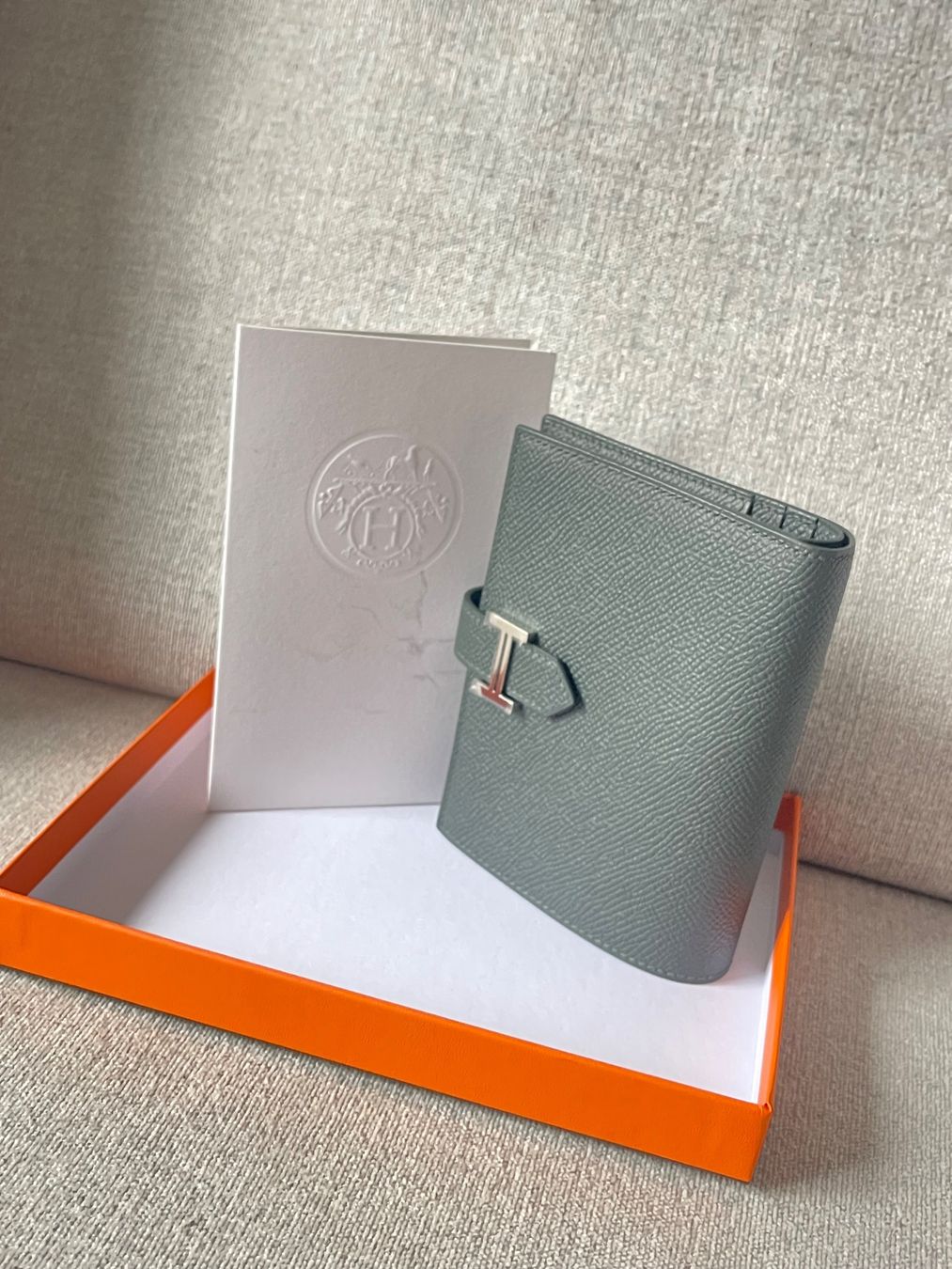 Hermès Portafogli: Hermès Portefeuille, Leder, nie benutzt mit Box – Nuovo e nell'imballaggio originale da Agra venduto da Milena_L 2