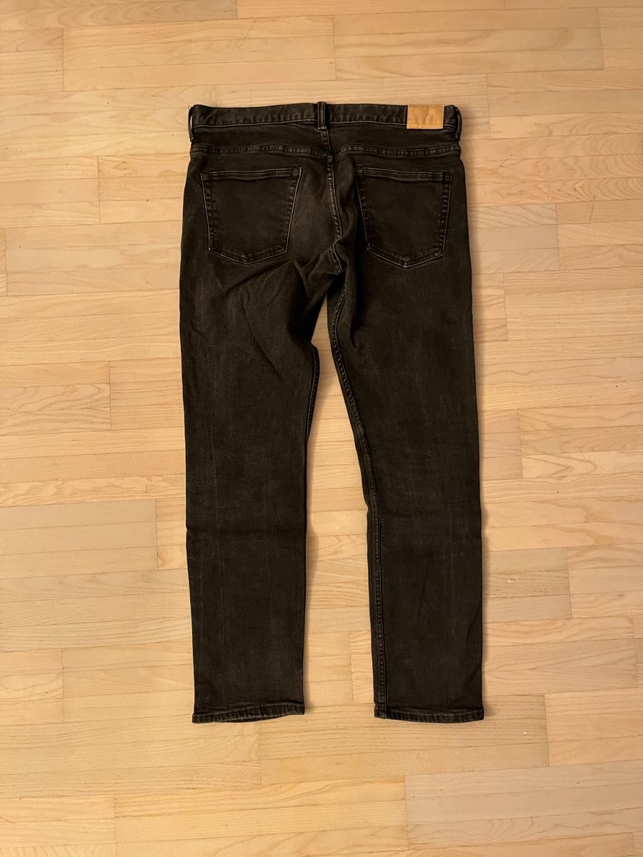 Weekday Jeans: Weekday Schwarze Jeans Gr. 32/34 – Usato da Wallisellen venduto da Levian 1