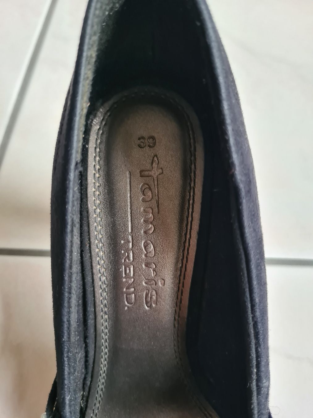 Scarpe da donna: Schwarze Tamaris Pumps Gr. 39, mit Strass – Usato da Ebikon venduto da Songbird85 1