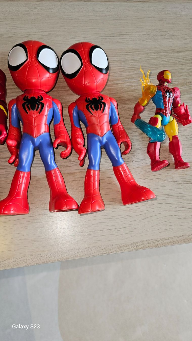 Giocattoli: Superhelden Actionfiguren Set Thor Batman Flash Spidey Ir... – Usato da Sennhof (Winterthur) venduto da HG2019 3