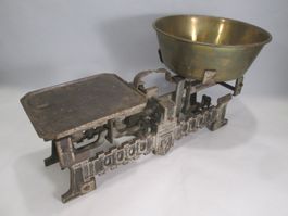 Original antike Waage / Gusseisen / bis 5kg