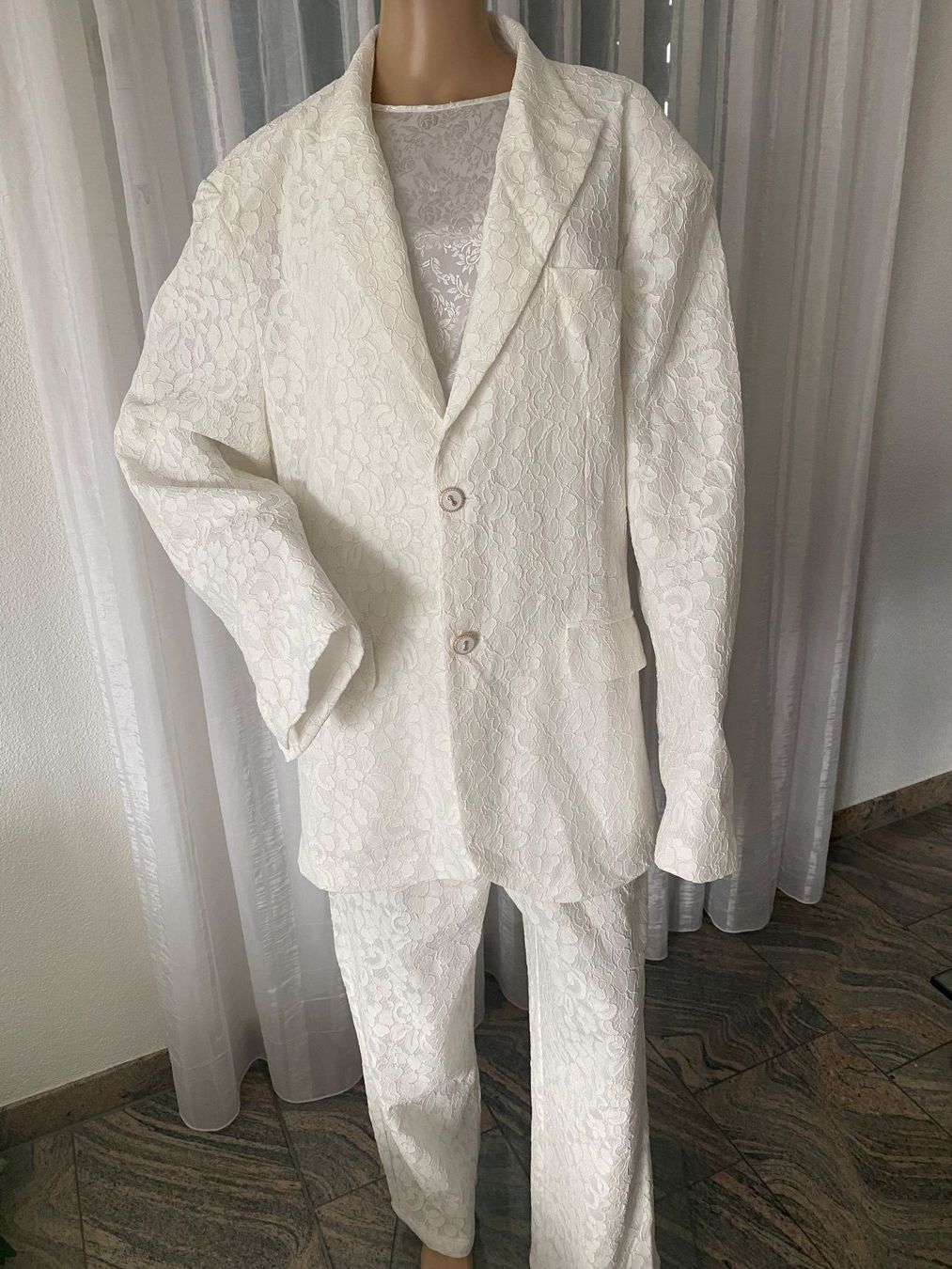 Completi: toller/einmaliger Anzug elegant & stylisch, L/XL – Nuovo e nell'imballaggio originale da Winkel venduto da ferrari2022