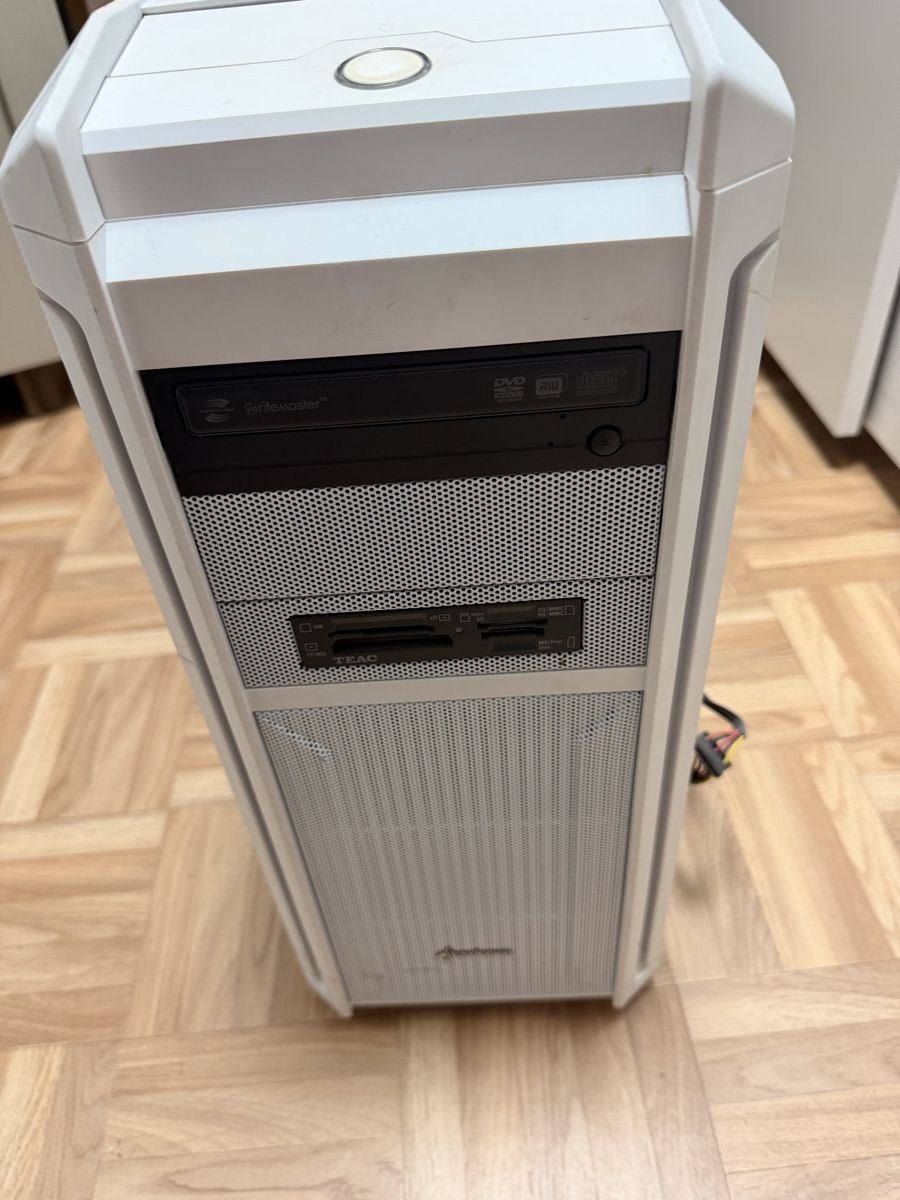 PC: 2 Desktop ohne HD mit defekten Mainboard – Difettoso da Frauenfeld venduto da Pknez