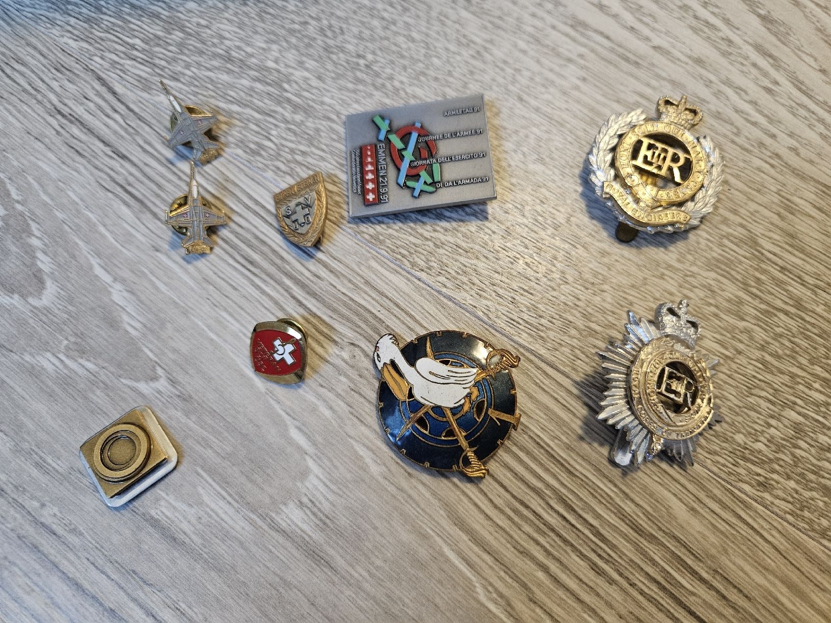 Placchette & Badge: Militärabzeichen diverse Pins – Usato da Hornussen venduto da MIC_89