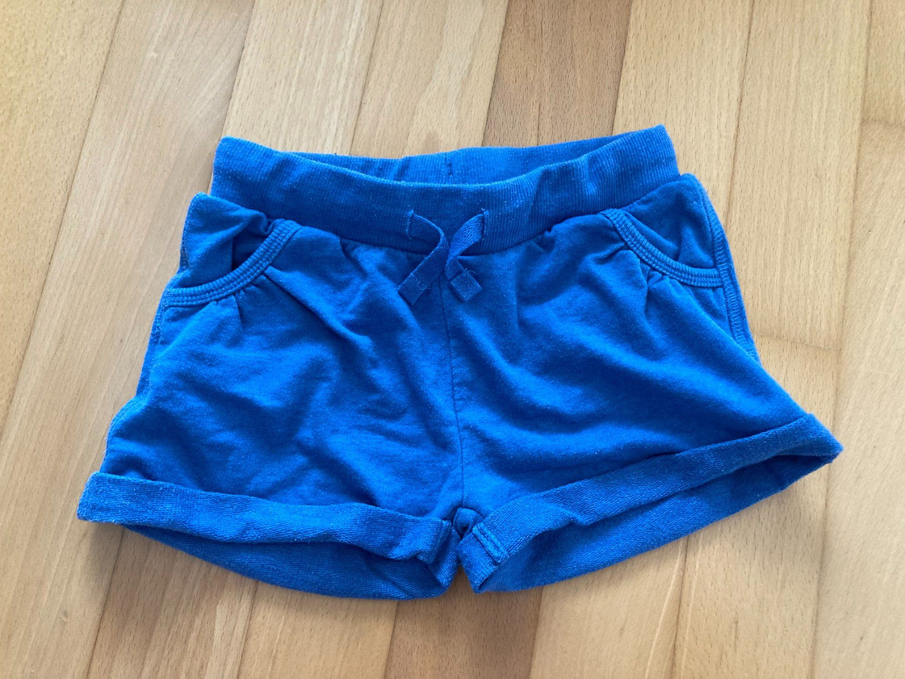 Pantaloni: Shorts blau mit Bändel – Usato da Muttenz venduto da Juvenile33