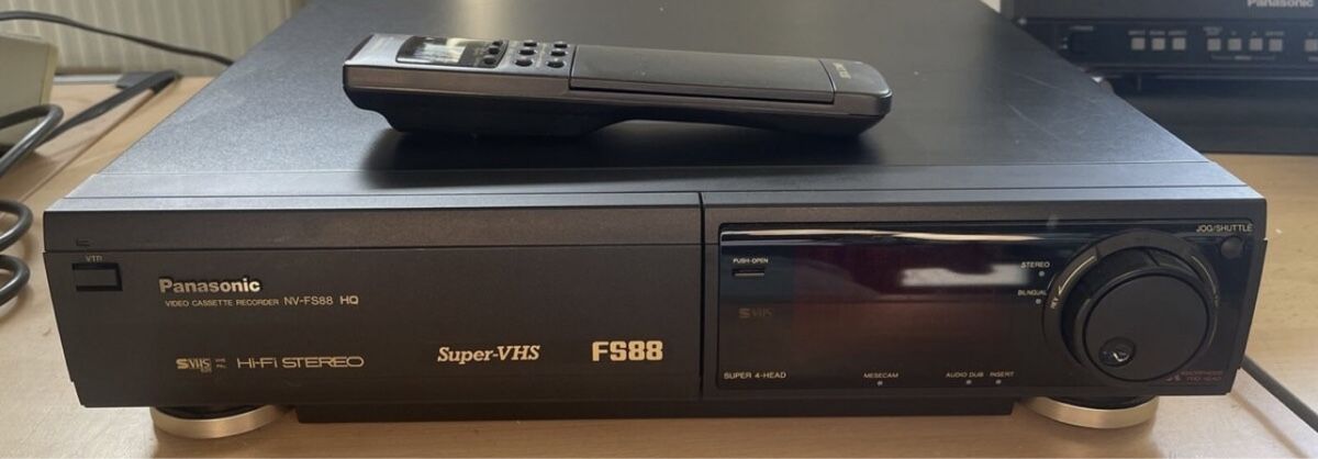Panasonic Registratori: Panasonic NV-FS88 Professional SVHS Video Recorder – Usato da Trimbach venduto da SABO-61 8