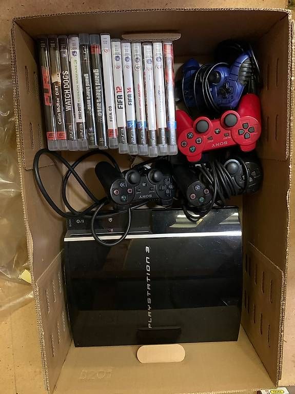 Konsolen: PlayStation 3 mit diversen Games & Controller – Gebraucht aus Wädenswil von Volvic13 3