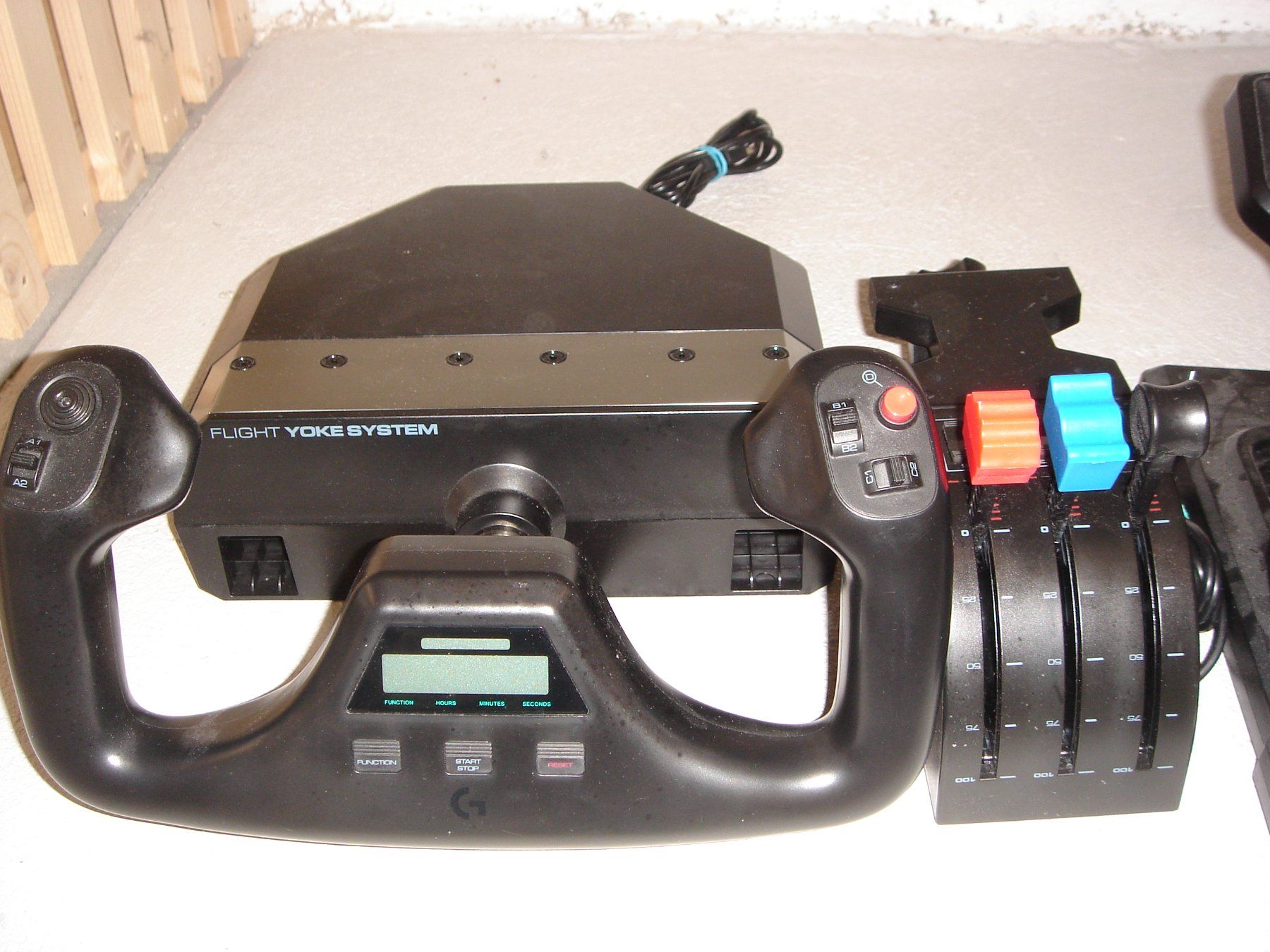 Logitech Console: Logitech Flight System G940 Set mit Pedalen 42 Zeichen – Usato da Thun venduto da mathias1951 1
