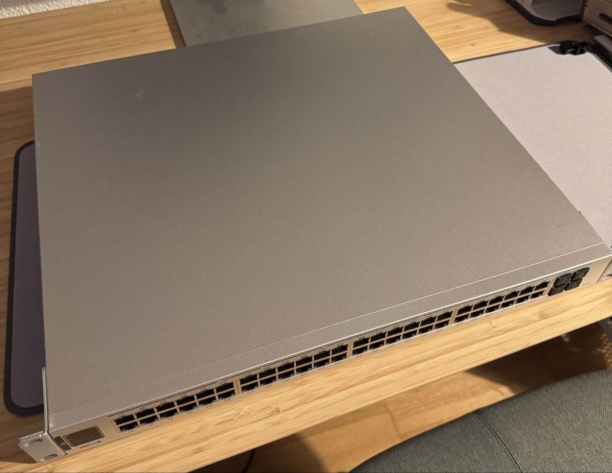Ubiquiti Hubs & Switches: UniFi Switch Pro 48 PoE – D'occasion à Bülach par user847291 2