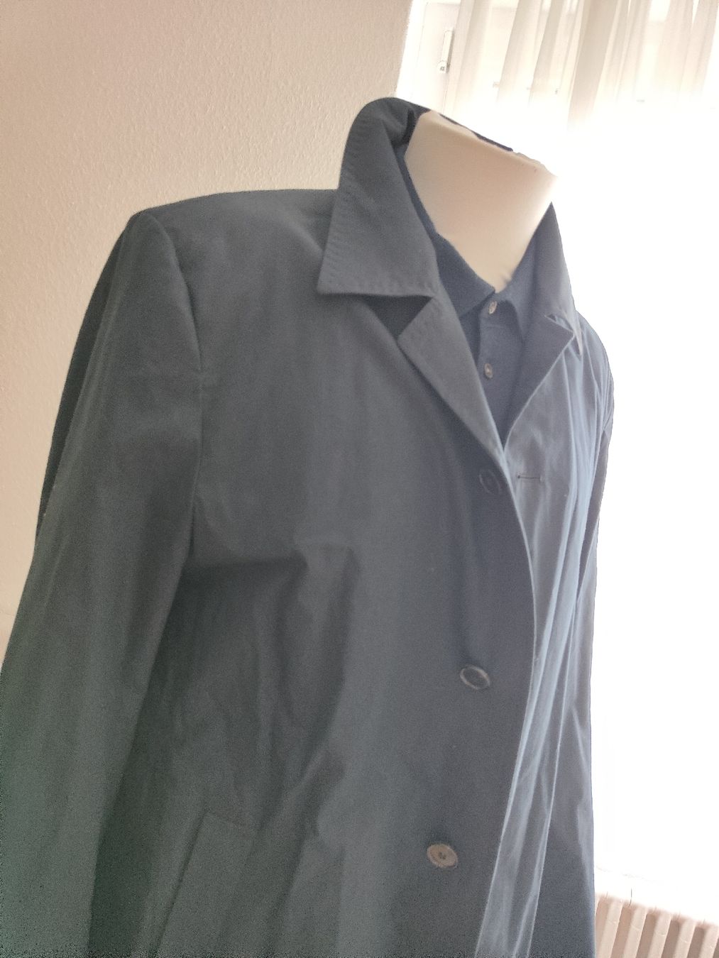 Hugo Boss Cappotti: Boss regen Jacke gr 52 – Usato da Langnau am Albis venduto da Judithsebi 1
