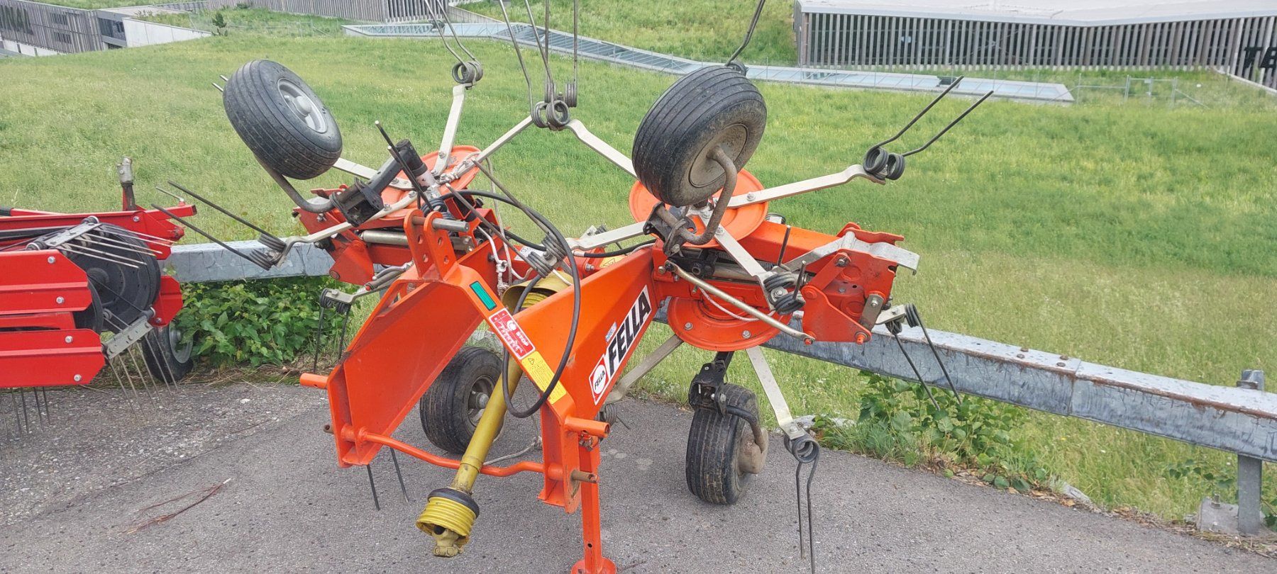 Fella Tutte le macchine: Kreiselheuer Fella TH 400 DS Hydro – Usato da Grindelwald venduto da RotheneggGarage