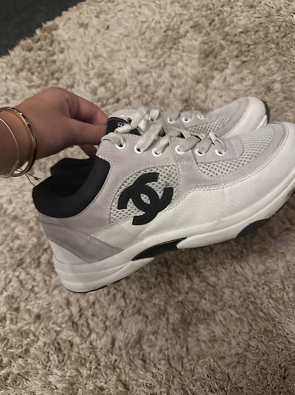 Scarpe da donna:  sneakers  – Usato da Wetzikon ZH venduto da veysel71 1