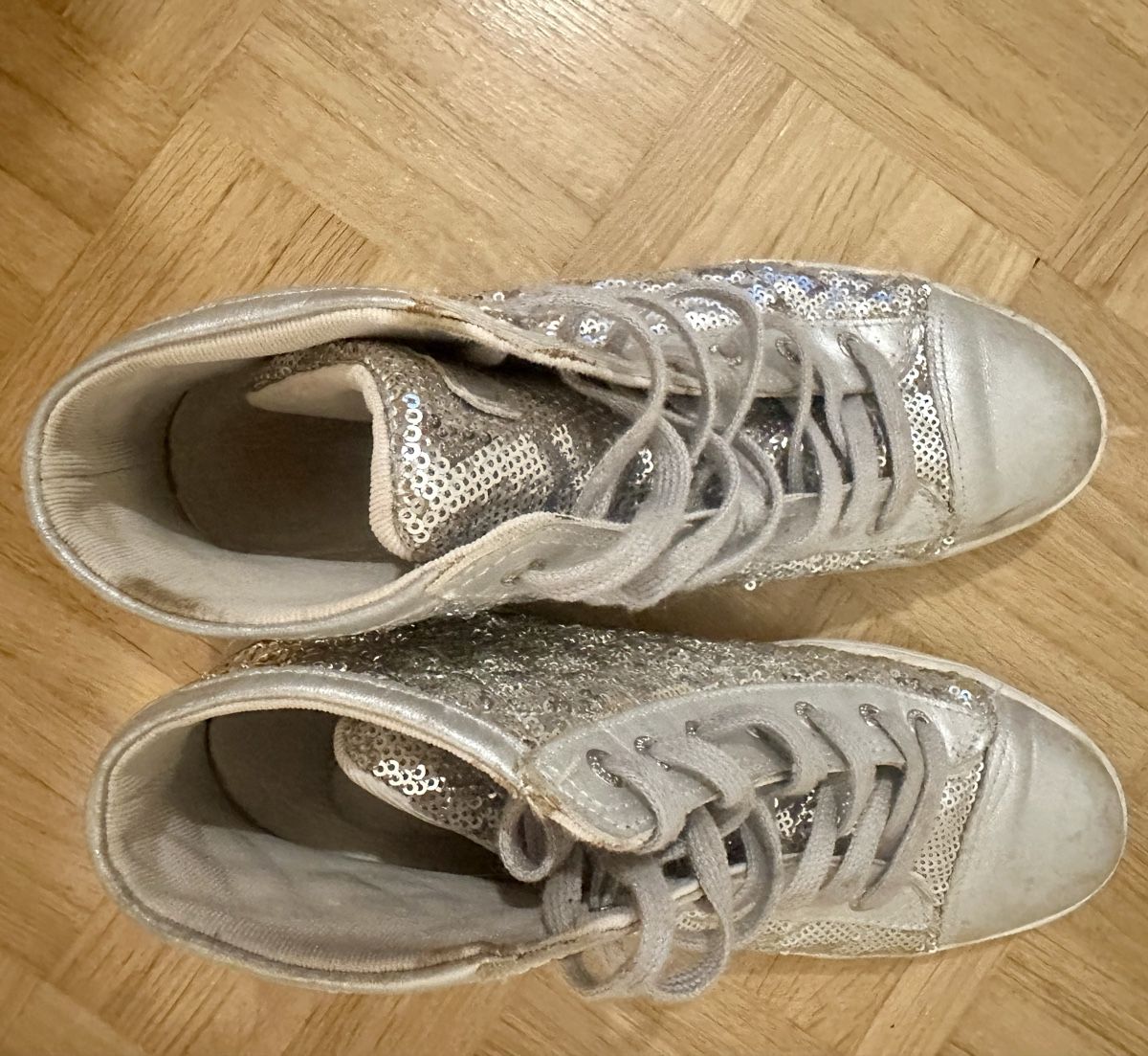 Scarpe da donna: Guess Sneaker, Gr. 38, Silber Pailletten – Usato da Dornach venduto da mir_7zsr 2